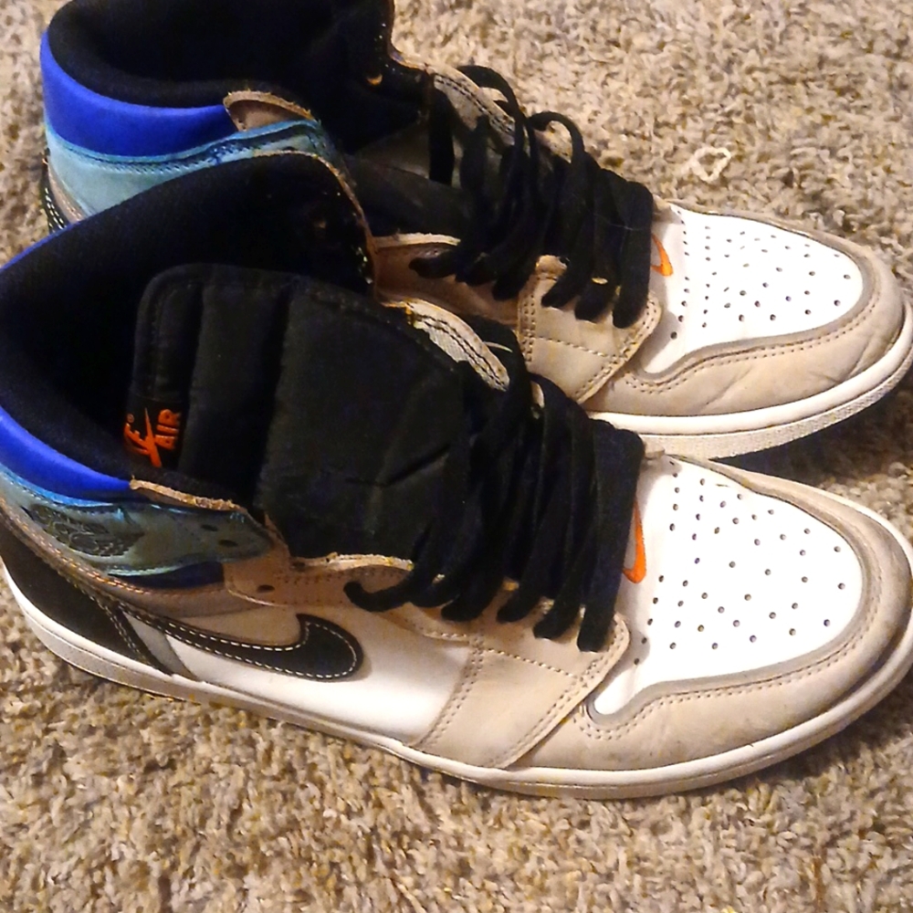 Nike air tennis shoe size 9